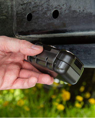 Hidden GPS tracker for vehicles