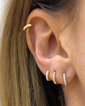 small gold hoops