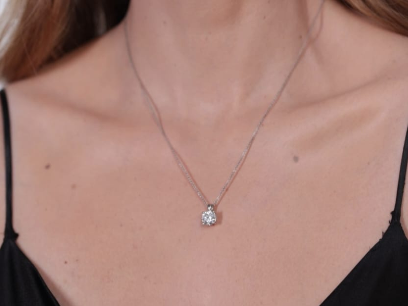 solitaire pendant necklace