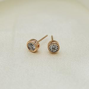 bezel setting diamond studs earring 14kgold fine jewelry
