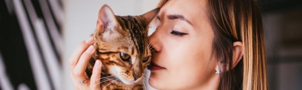 women with a bengal cat.