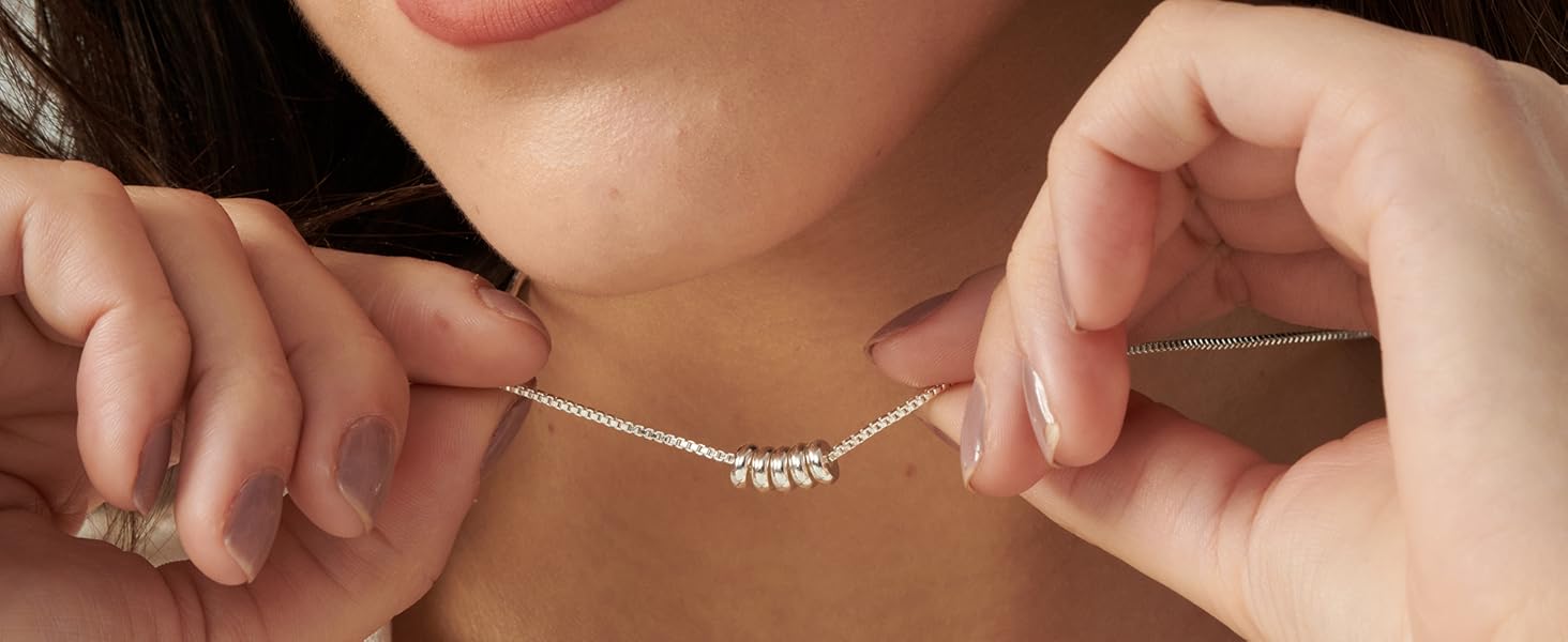 dainty silver necklace