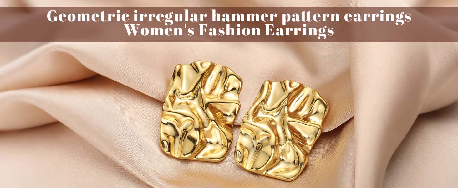 ENVYOU Rectangle Gold Stud Earrings